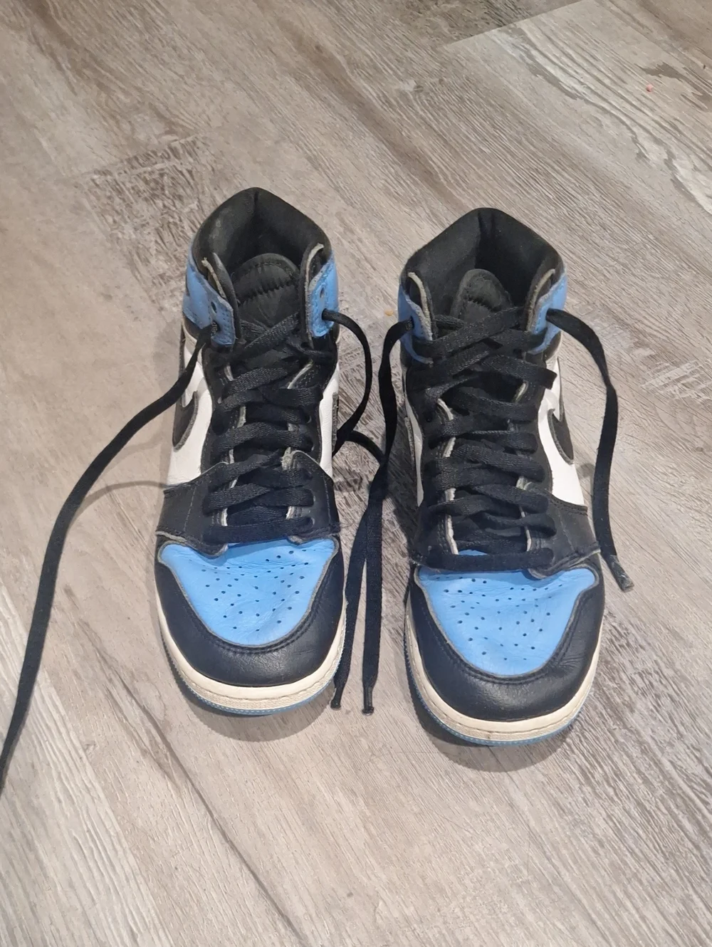 Nike Kids High-Top Sneakers in Black and Light Blue